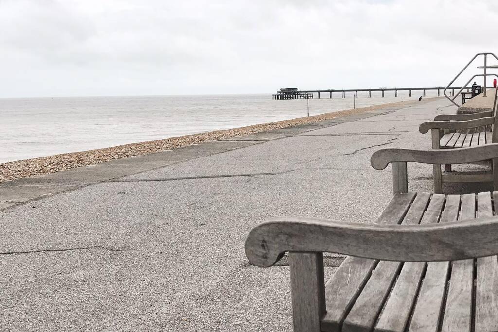 Seabeach Snug Дийл Екстериор снимка